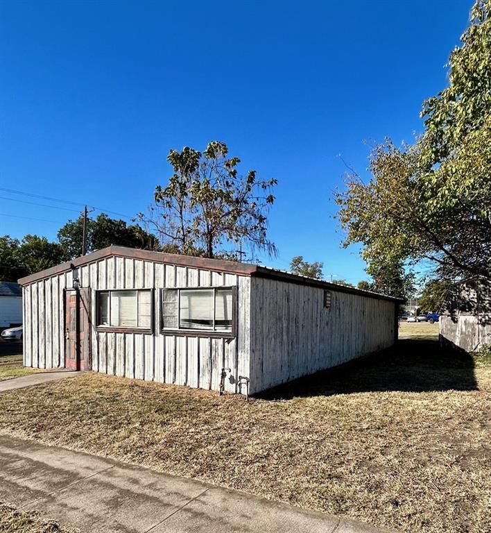 2129 Grand Ave, Parsons, KS 67357