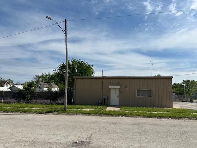 00000 Railroad St, Independence, KS 67301