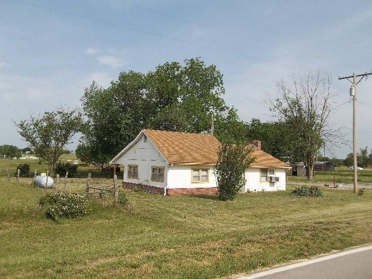 23098 Scott Rd, Parsons, KS 67357