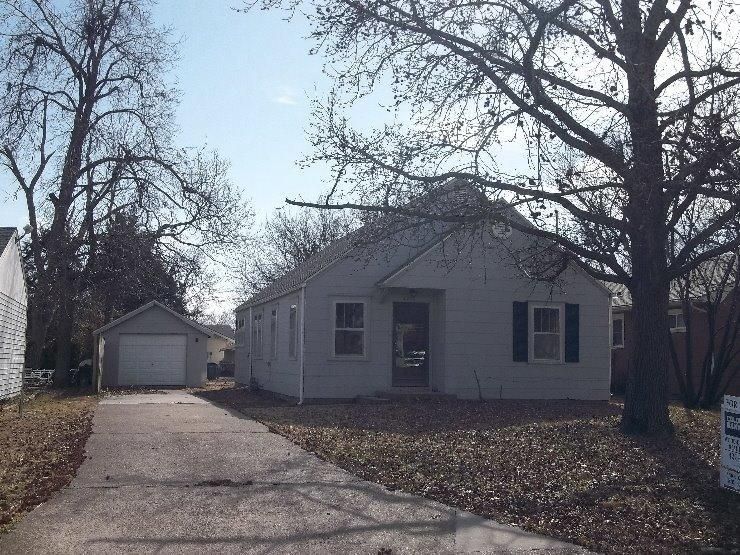 2926 Dirr Ave, Parsons, KS 67357