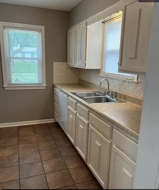 8237 Belleview Ave, Kansas City, MO 64114