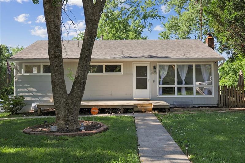 6905 E 69th St, Kansas City, MO 64133