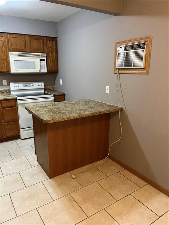 1104 N 4th St, Lansing, KS 66043