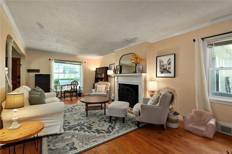 427 E 80th St, Kansas City, MO 64131