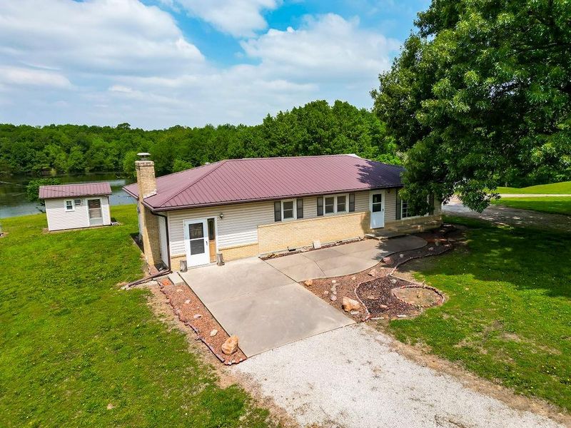 3904 Louisiana Rd, Ottawa, KS 66067