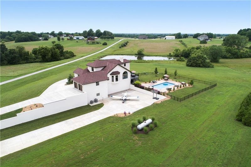 244 SE Piper Dr, Holt, MO 64048
