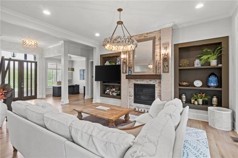 15616 Windsor St, Overland Park, KS 66224