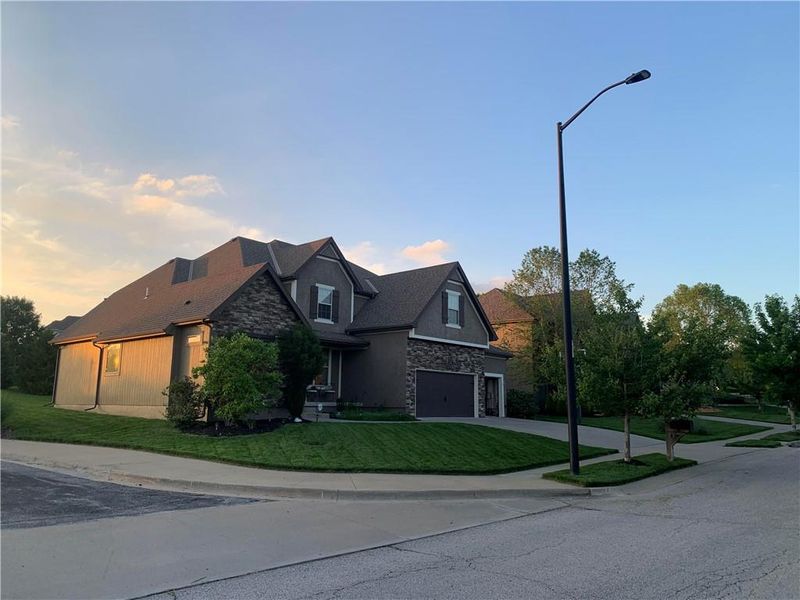9410 NE 90th St, Kansas City, MO 64157