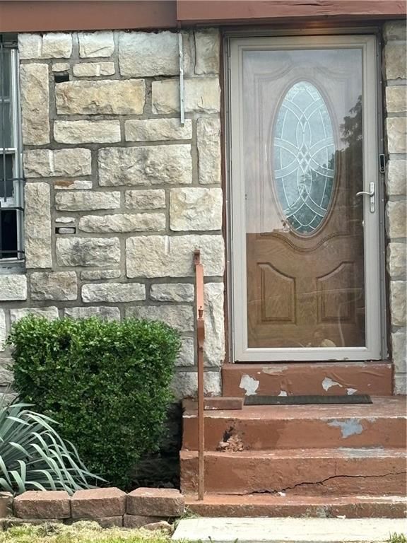 1515 E 73rd St, Kansas City, MO 64131