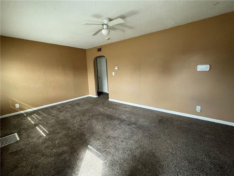 3412 E 93rd St, Kansas City, MO 64132