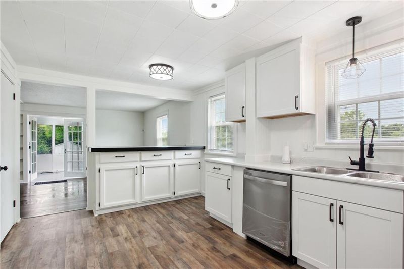 5801 E 56th St, Kansas City, MO 64129