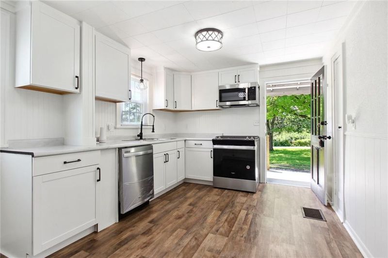 5801 E 56th St, Kansas City, MO 64129