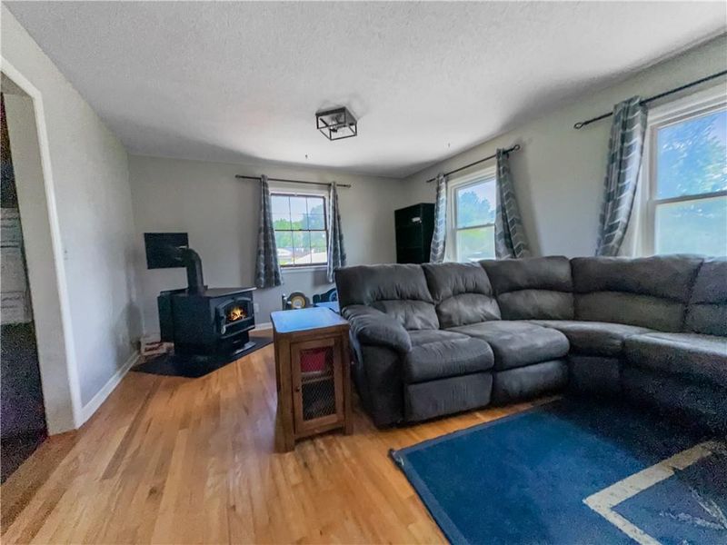 27 Winthrop Dr, Lexington, MO 64067