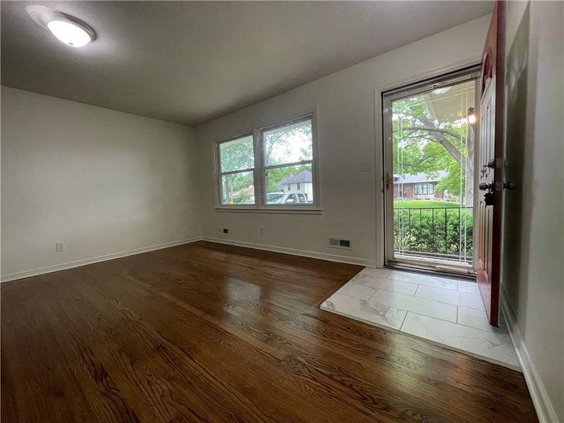 1101 E 110th St, Kansas City, MO 64131