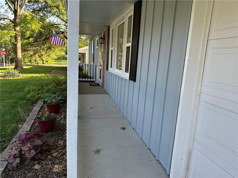 7332 Maple St, Overland Park, KS 66204
