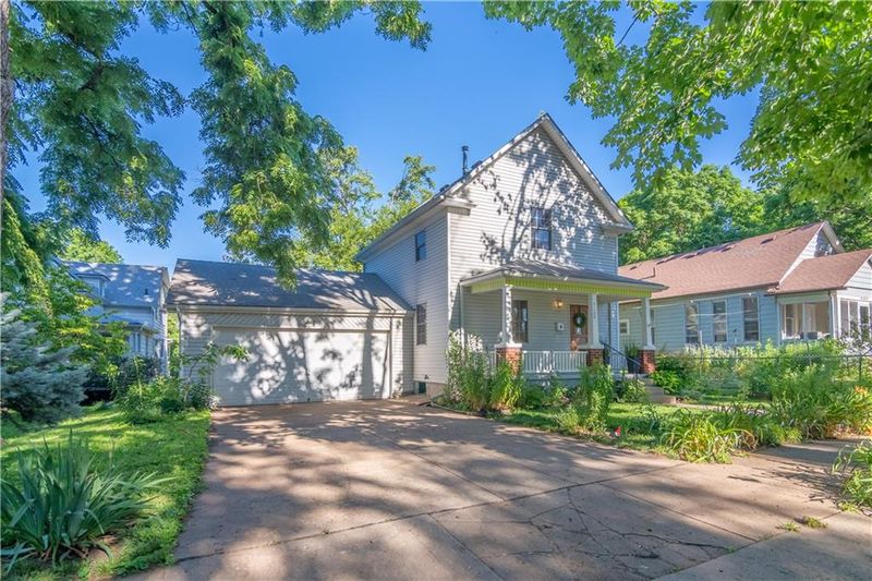 4104 Genessee St, Kansas City, MO 64111