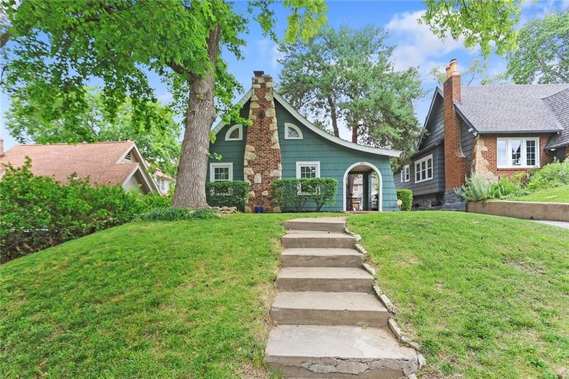 306 E 70th Ter, Kansas City, MO 64113