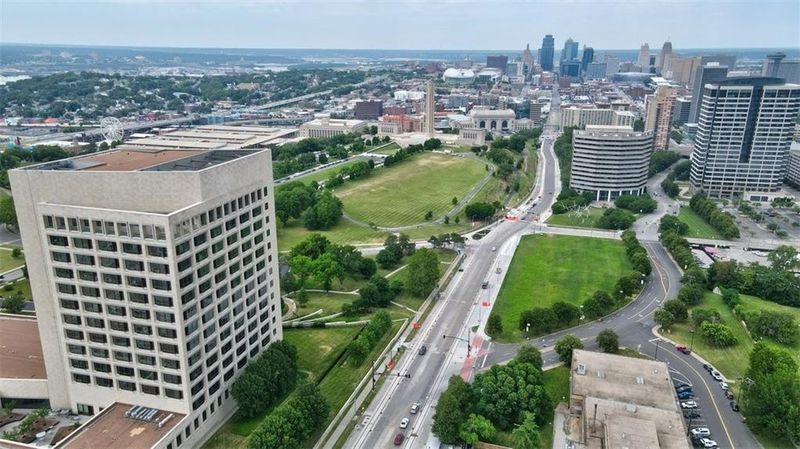 9 E 29th St, Kansas City, MO 64108