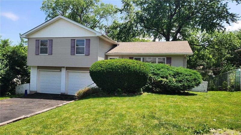 11217 Myrtle Ave, Kansas City, MO 64137