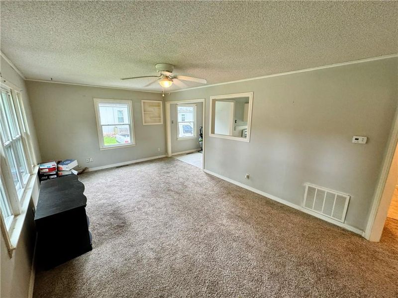 910 Turner Dr, Pittsburg, KS 66762