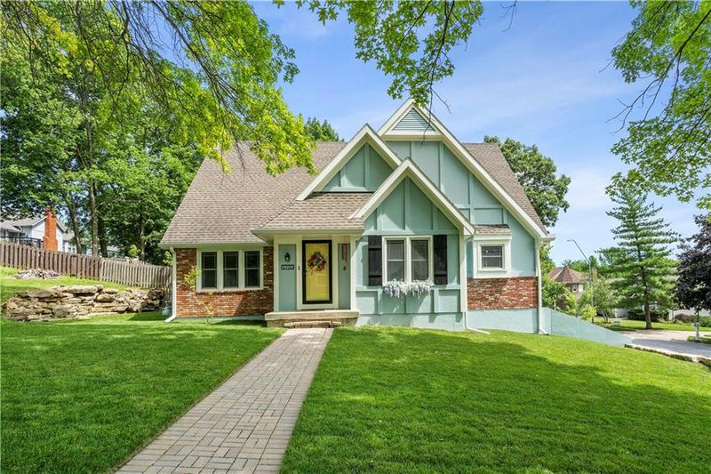 3700 NW 74th St, Kansas City, MO 64151