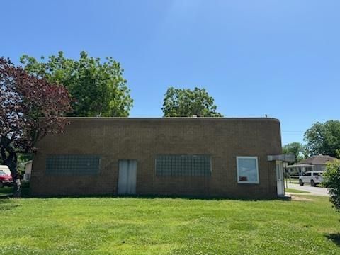 619 S Broadway St, Pittsburg, KS 66762