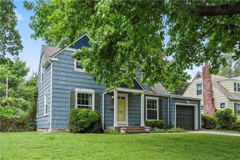 7708 Mcgee St, Kansas City, MO 64114