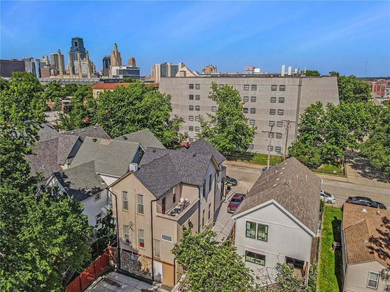 1728 Summit St, Kansas City, MO 64108