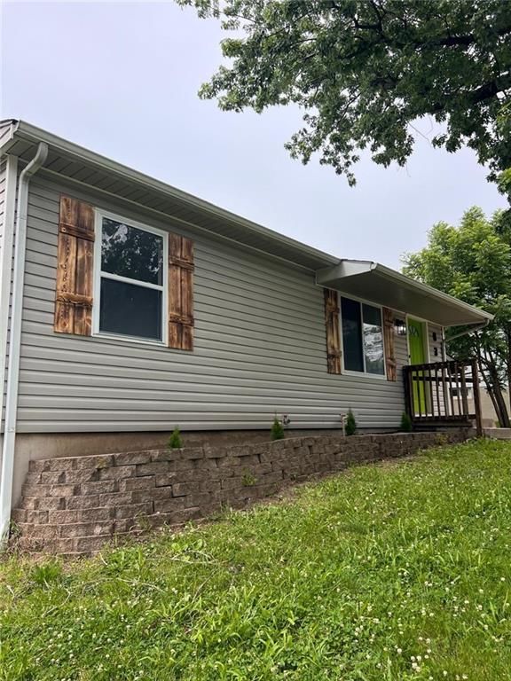 8327 Ella Ave, Kansas City, KS 66112