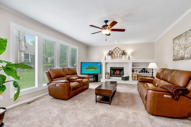2316 SE 2nd Ter, Lee's Summit, MO 64063