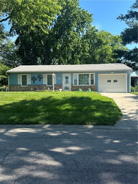 4505 Shawnee Rd, St Joseph, MO 64503