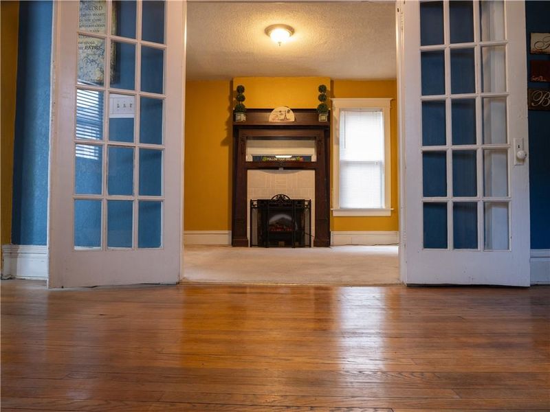 1104 Monroe Ave, Kansas City, MO 64127