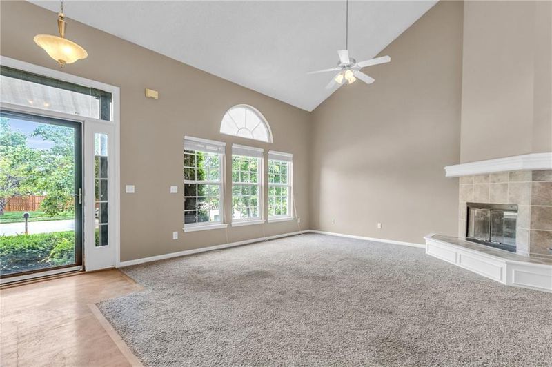 18504 Spruce St, Gardner, KS 66030