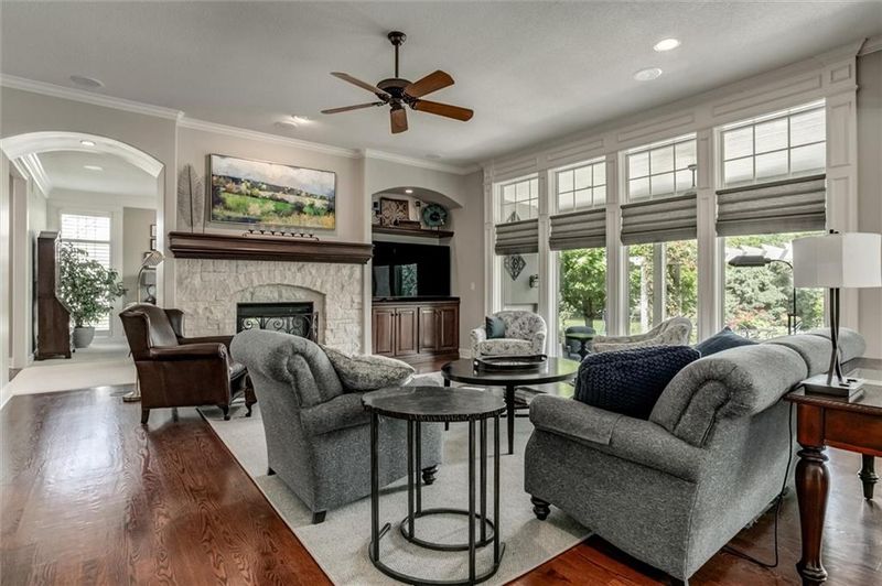 16324 Barton St, Overland Park, KS 66221