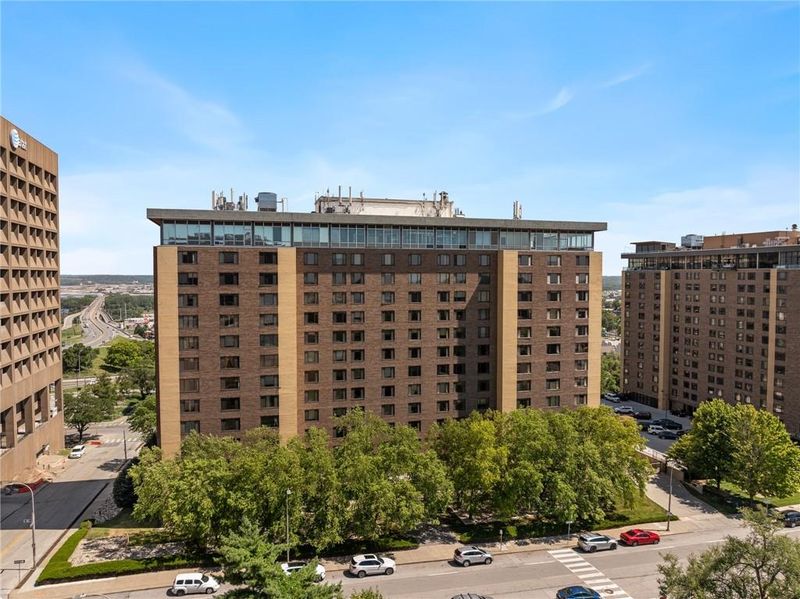 600 E 8th St #9D, Kansas City, MO 64106