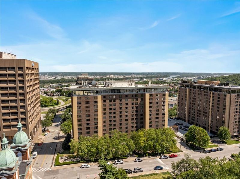600 E 8th St #9D, Kansas City, MO 64106