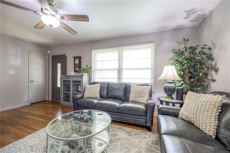 4007 E Red Bridge Rd, Kansas City, MO 64137