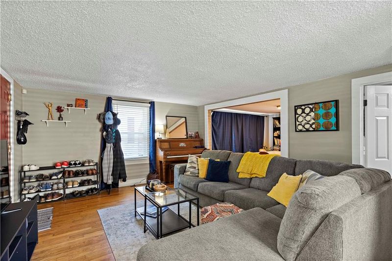 7808 Main St, Kansas City, MO 64114