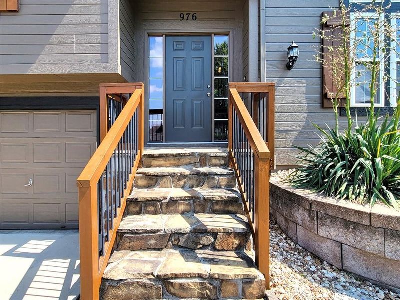976 Holly Dr, Liberty, MO 64068
