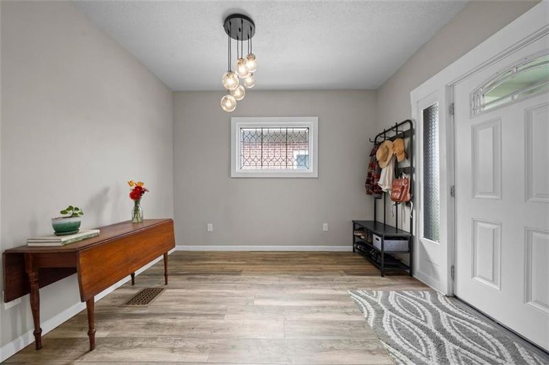 3221 E 28th St, Kansas City, MO 64128