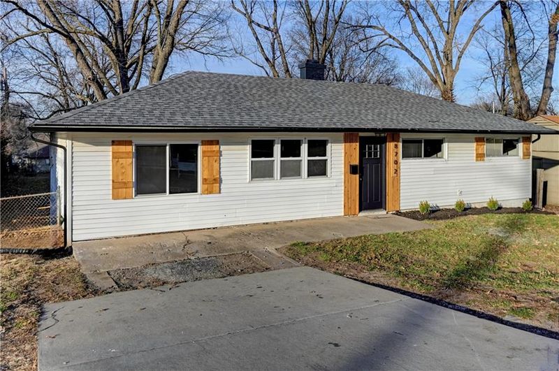 8702 Longview Rd, Kansas City, MO 64134
