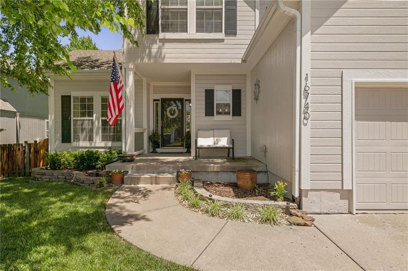 16740 W 156th St, Olathe, KS 66062