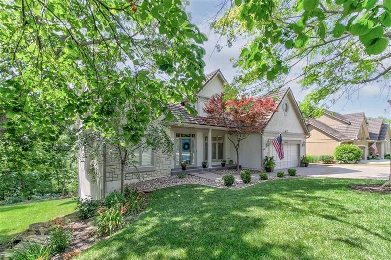 6127 NE Fairview Rd, Lee's Summit, MO 64064