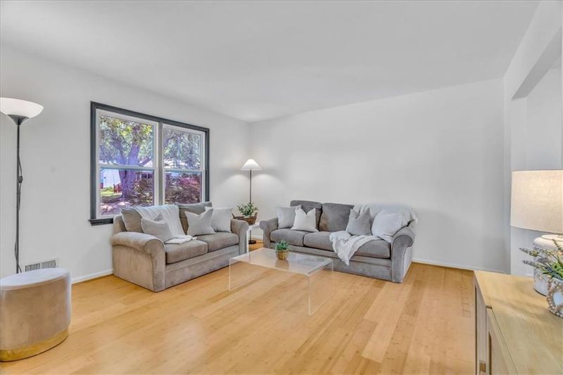 11824 E 58th St, Kansas City, MO 64133