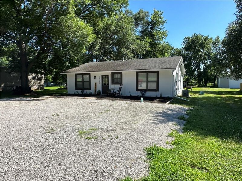 36735 T Hw, Orrick, MO 64077