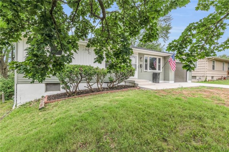 10315 E 39th St, Kansas City, MO 64133