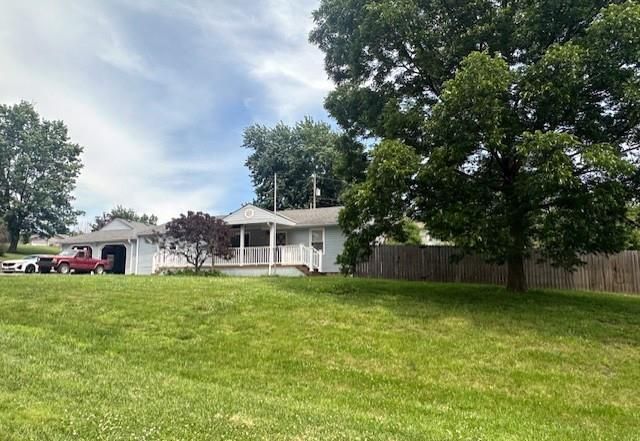 3229 W Townsend Ct, Kansas City, KS 66109