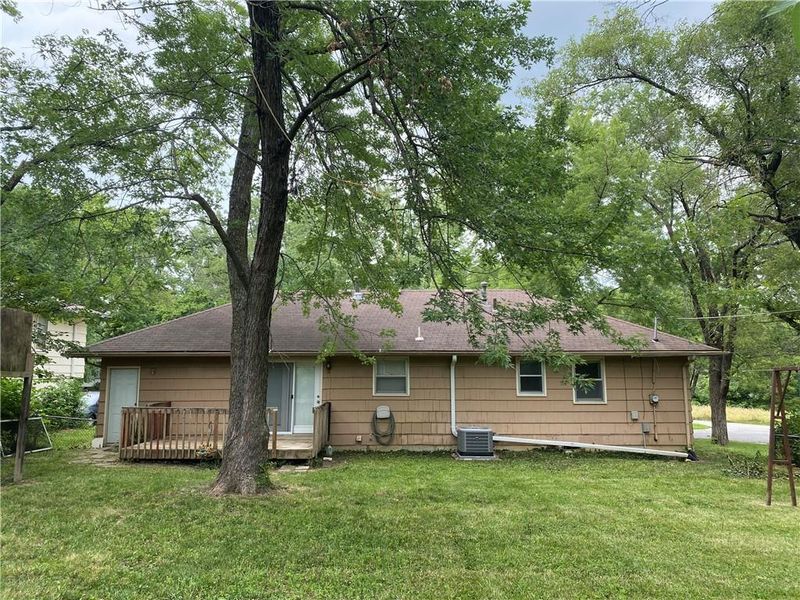 8657 E 108th Ter, Kansas City, MO 64134