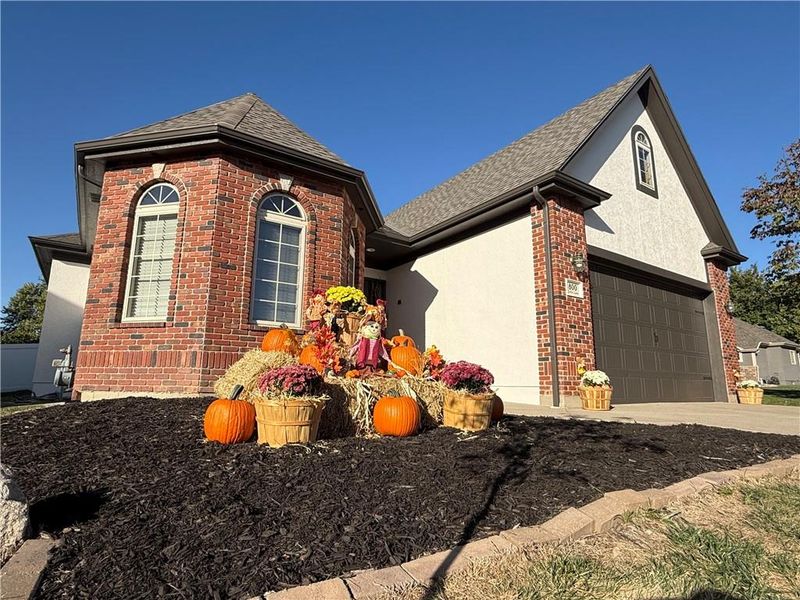 800 NW Cedar Ln, Grain Valley, MO 64029