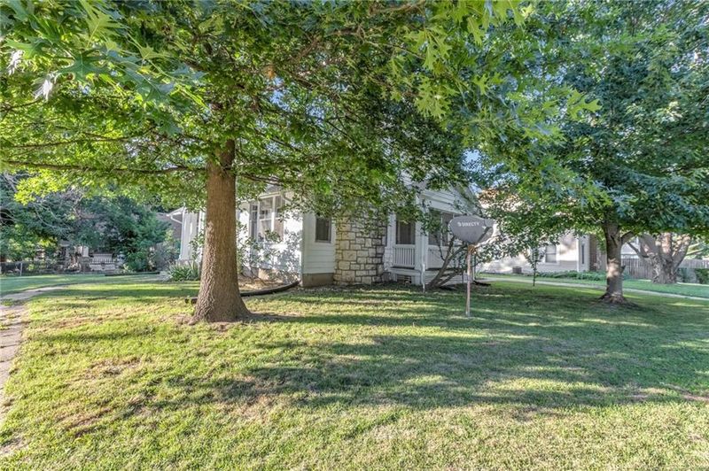 1539 S Evanston Ave, Independence, MO 64052